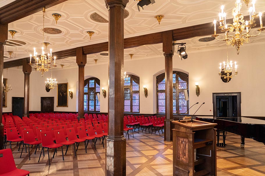 For lectures and concerts, row seating in the Kaisersaal // Copyright: FWTM - Wudtke